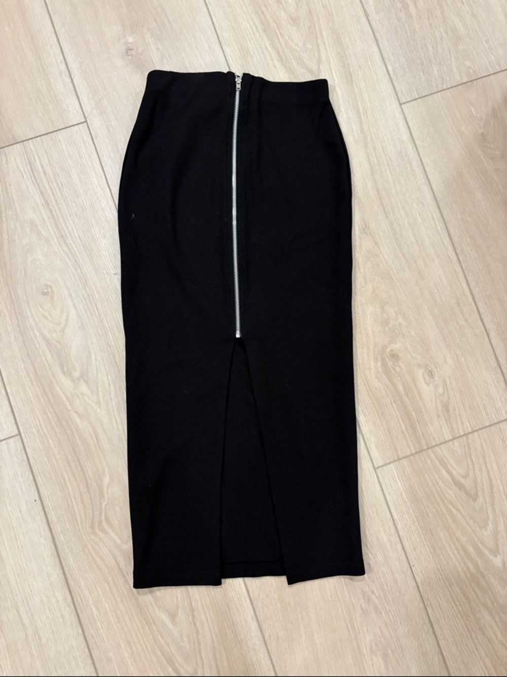 Midi knit pencil skirt with zipper